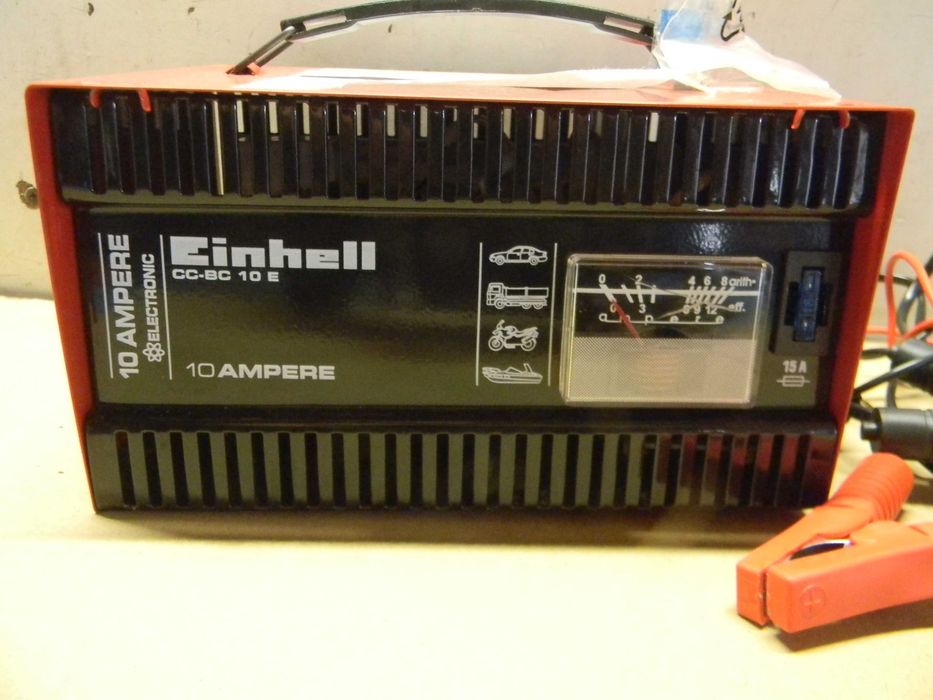 Prostownik firmy Einhell model CC-BC 10 E ; 12V