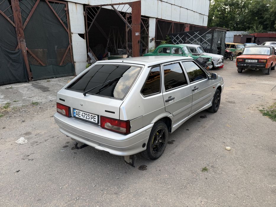 Продам ваз 2114 инжектор газ бензин