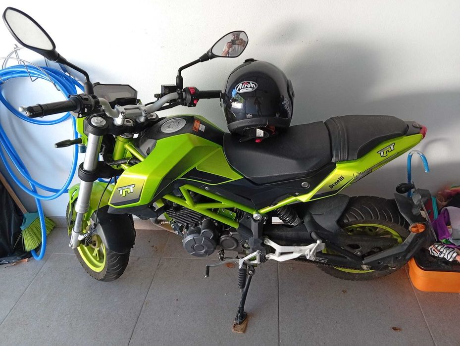 Benelli TNT 125.         BBB.    5 000 km