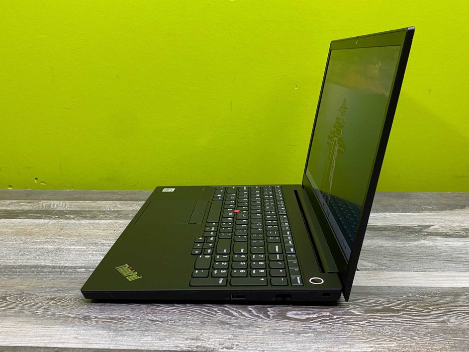 Lenovo Octacore 15.6" i5/16GB/385Nvme classe Profissional