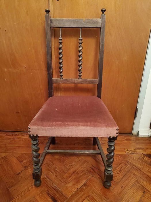Conjunto Completo de Quarto Vintage em Madeira Maciça