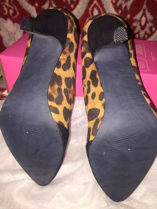 Sapatos Blanco leopardo e preto