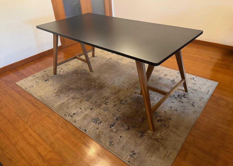 Mesa de jantar, 180x90cm, Area Store, excelente estado