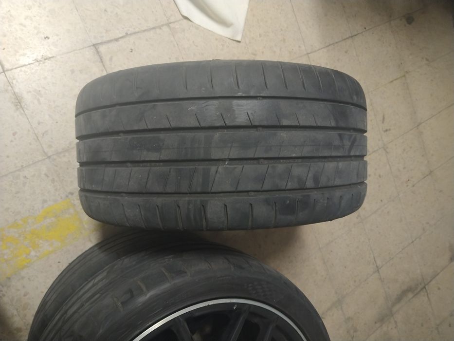 Jantes com pneus novo