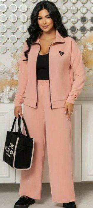 58-60.Шикарний,прогулочний костюм