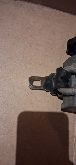 Pas mocowania wózka inwalidzkiego w samochodzie