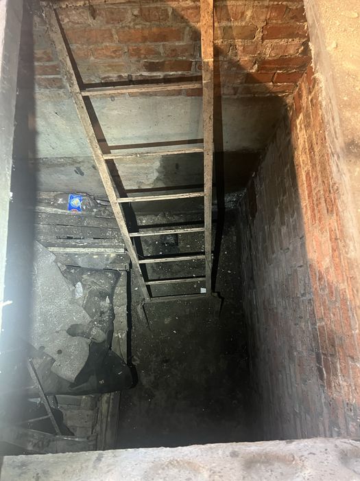 Продам три гаражі разом вул. Сухоярська. 200 м.кв. Під СТО, виробництво