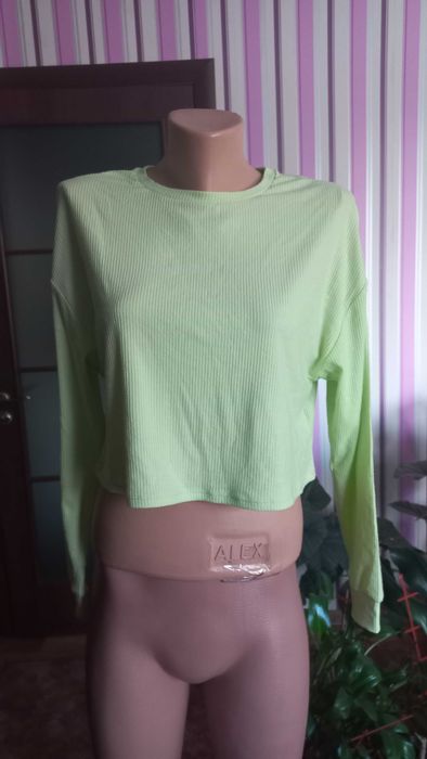 Салатний лонгслів вагітним  короткий светр 46 48 розмір новий