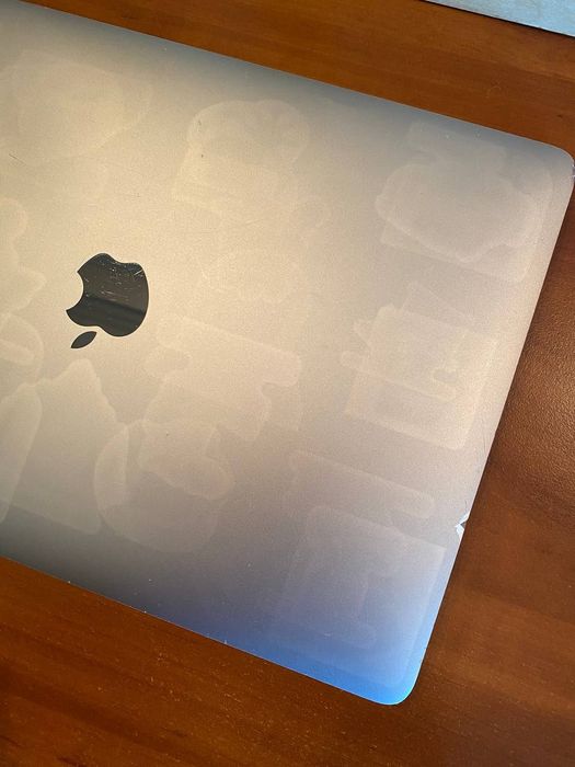 MacBook Pro 13-inch, 2018

+3

Le Apple MacBook Pro (13-inch,

2017).