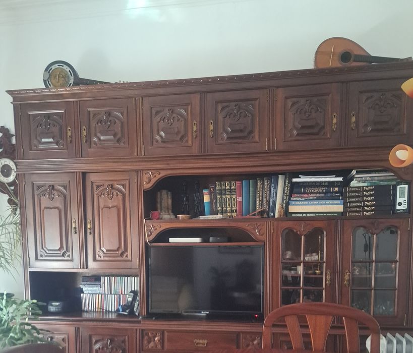Movel de sala, de madeira verdadeira