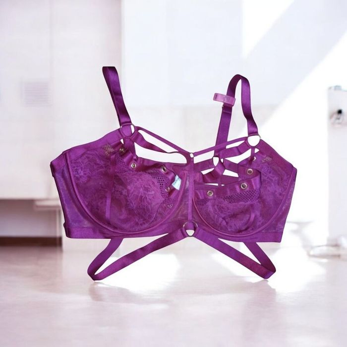 Markowy nowy biustonosz miękki usztywniany fiszbinami Hunkemöller 100F