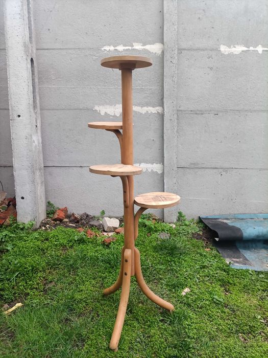 Kwietnik z PRL do renowacji