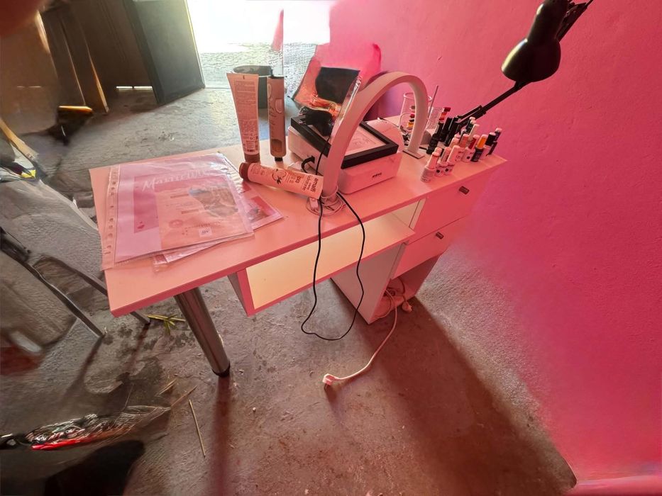 Mesa manicure branca