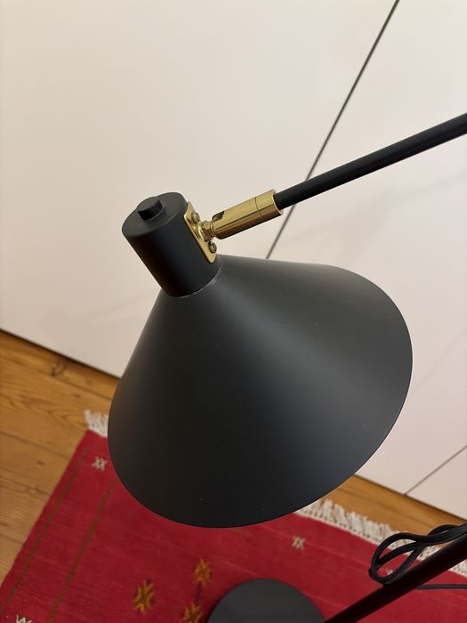 Candeeiro de Pé Moderno Preto/Dourado - Ótimo Estado - 30€