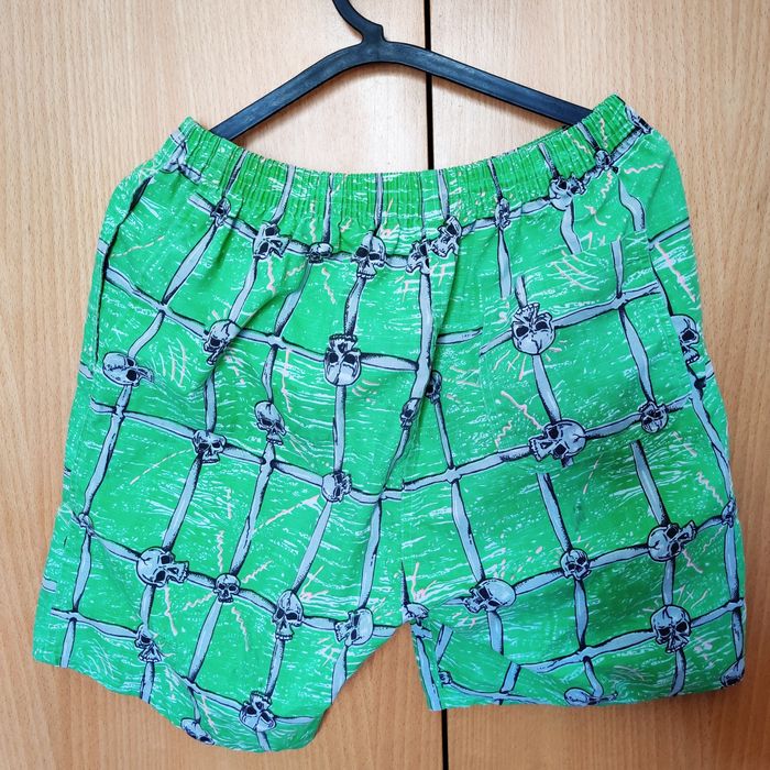 Calções praia banho com caveiras (como novos)