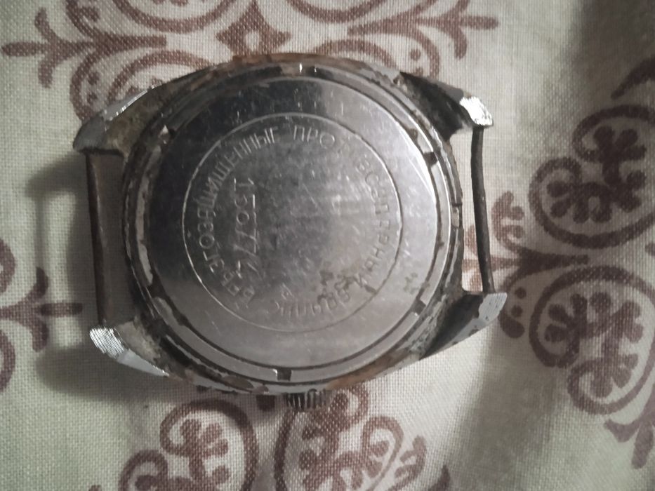 продам часи жіночі