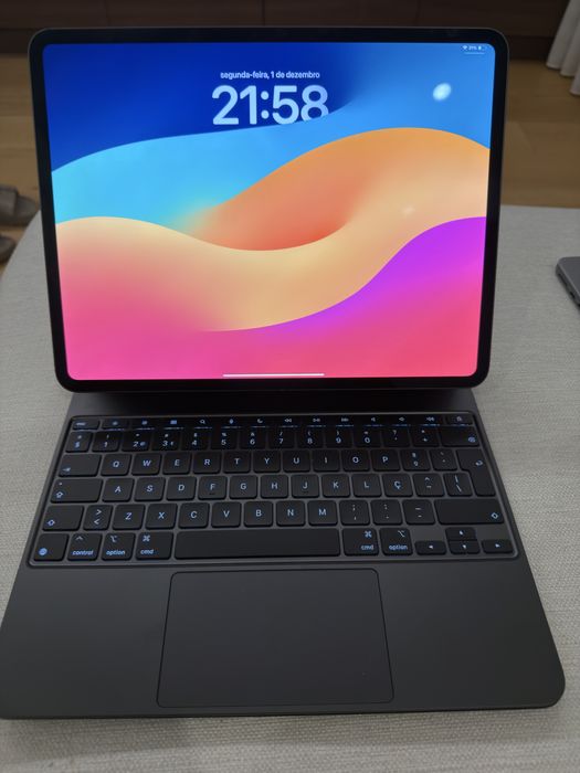 Ipad pro 13’ M4 + Magic keyboard + Capa folio