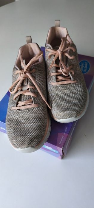 Sapatilhas de senhora n. 37 marca Skechers  Memory Foam
