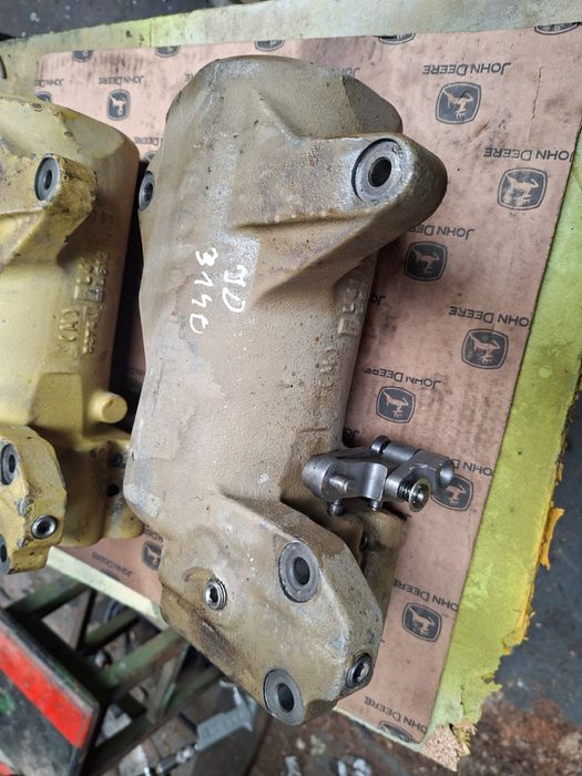 Cylinder Podnośnika John Deere 3650/3350 /3040/3140