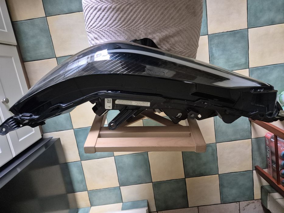 Lampa przednnia lewa Lexus Nx 350h