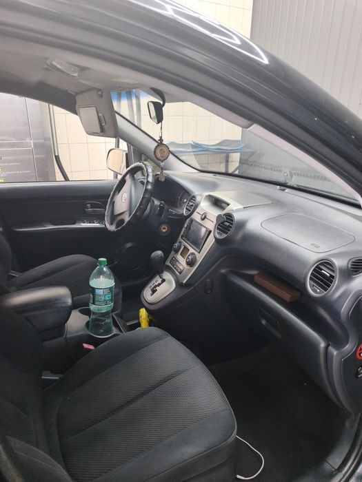 Продам Kia Karens