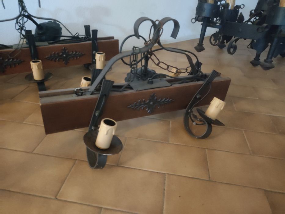 Várias Luminárias antiga de teto e parede