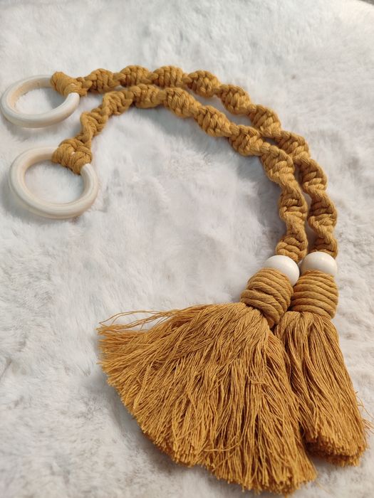 Prende cortinados macramé