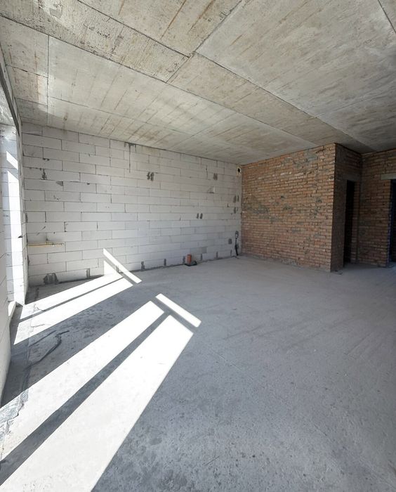 Продам таунхаус в 5хв від Бучі. Газ! Централізовані комунікації. Окремий власний заїзд. Єоселя, ваучер, сертифікат. 103м2, кухня 35м2.