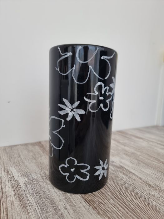 Ceramic pot with flowers