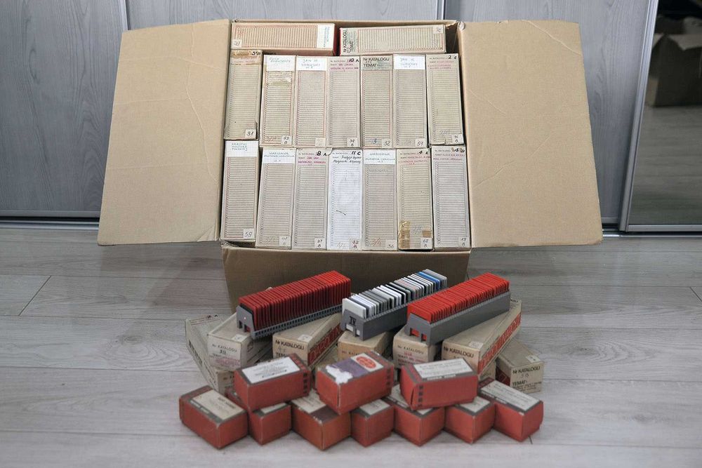 Zestaw slajdów i rzutnik