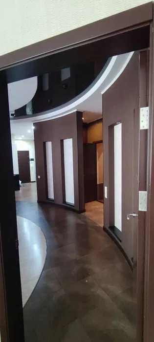 Продаю 3-к 109 м2 метро Защитников Украины, ЖК Московский