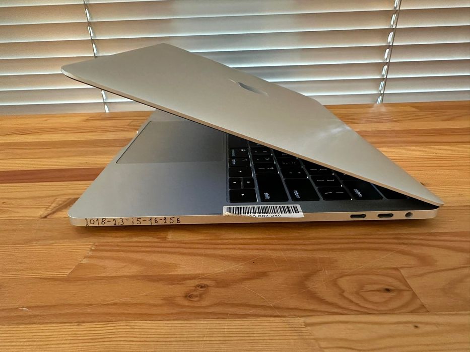 Laptopa Apple MacBook Pro 13 16gb 256gb SSD Sonoma A