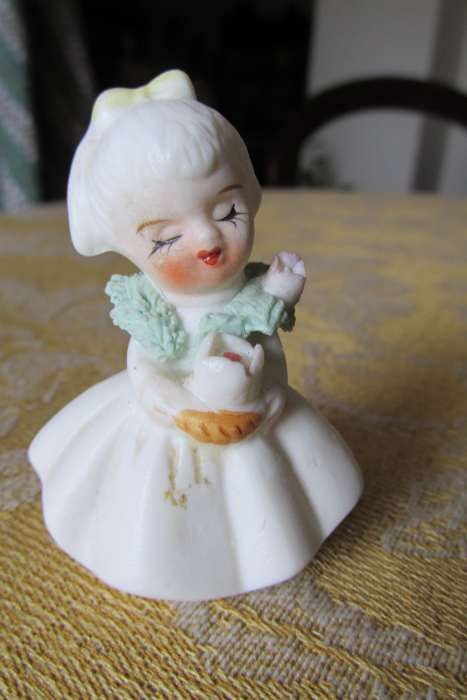 Bonecas decorativas em loiça