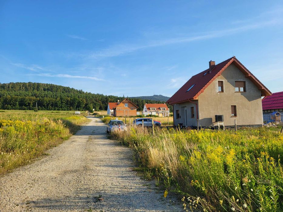 Działka budowlana 900m² w Sobótce z widokiem na Ślężę