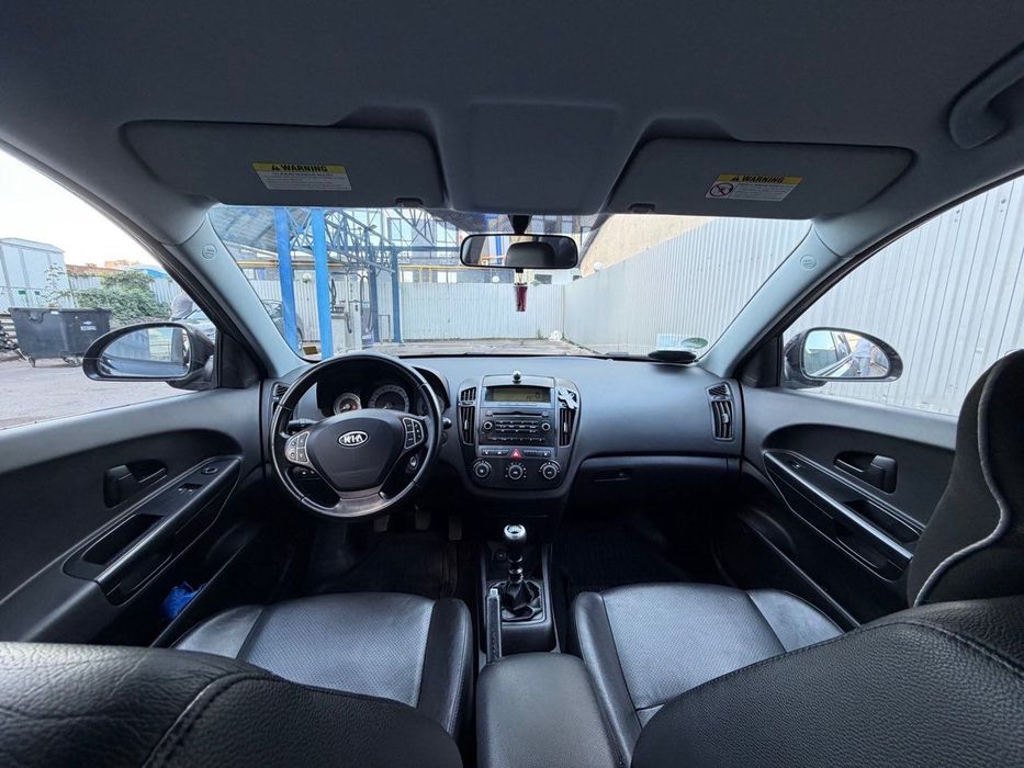 Автомобіль Kia CEED