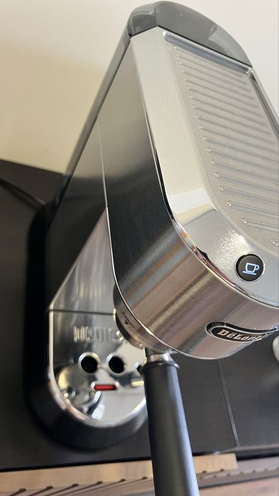 Máquina de Café Manual DELONGHI Dedica Style EC685.M (15 bar - Cinzento)