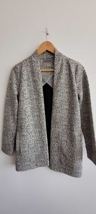 Casaco completamente novo