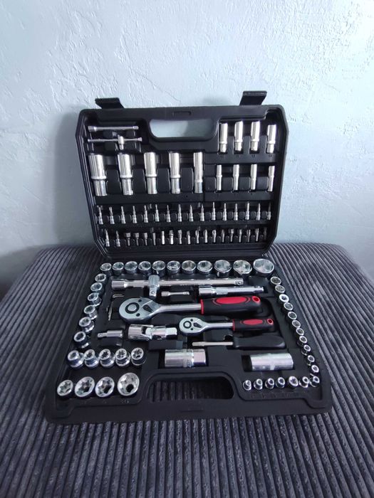 Автомобильный набор торцевых ключей и бит 108 шт в прочном кейсе