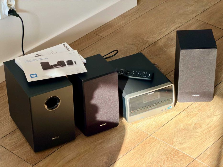 Mikrowieża 2.1 Philips MCD183 z subwooferem / USB / CD / DVD / MP3 / ładny stan + pilot