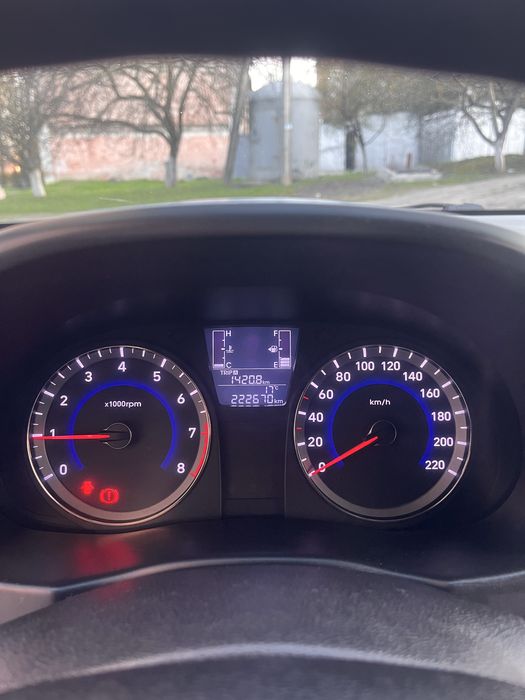 Hyundai Accent 2017 VIN KMHCT41BAJU364344 фото оголошення 12 з 20