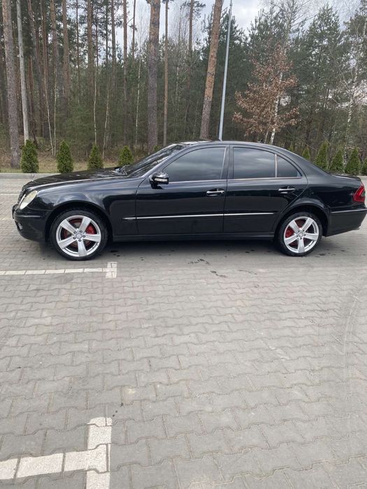 Мерседес Е211 3.0 cdl рестайл відмінний стан , доглянутий ,