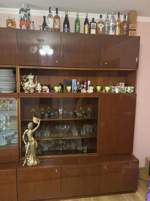 Стєнка стінка в ідеальному стані