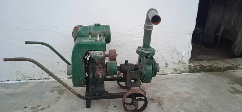Motor de rega antigo Vellieres