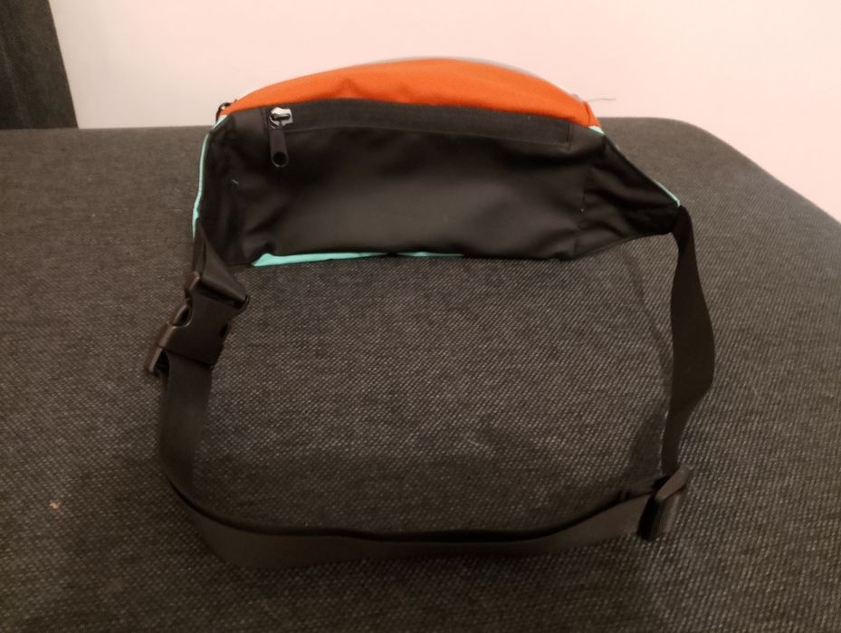 Saszetka,nerka HI-TEC