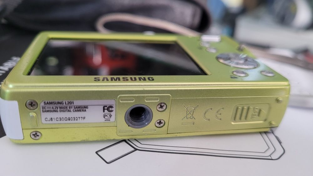 Цифровий фотоапарат  Samsung L201