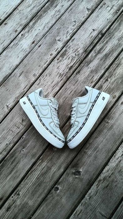 NIke кросівки (23.5 см устілка) Кросівки найк. Стильні шкіряні кросівк