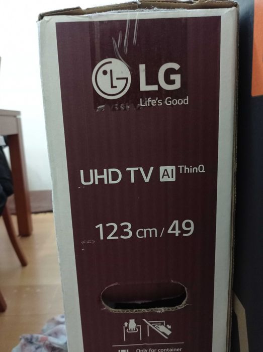 Tv Lg 49' com tela partida