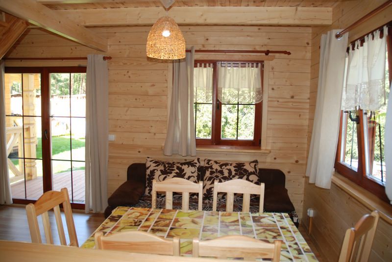 Domki z BALI nad Morzem. POBIEROWO Noclegi i Wczasy.