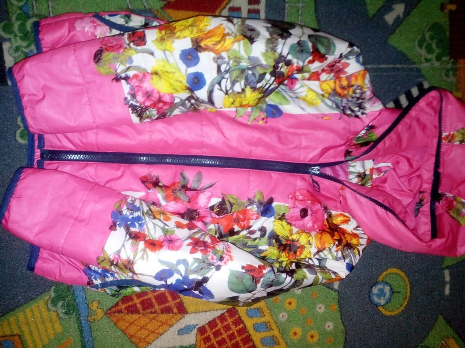 Курточка ветровка на девочку