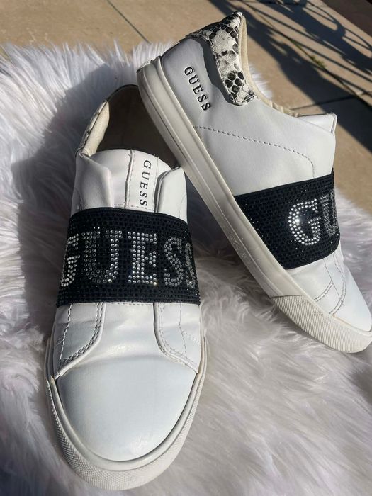 Guess buty wsuwane slip on